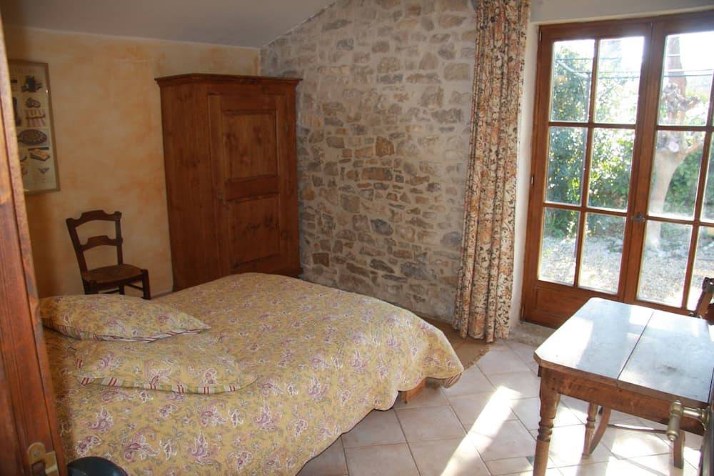 Maison en pierre, jardin, Pool, village viticole ,proche Montpellier ,pas chien in Lauret, Côte méditerranéenne (France)