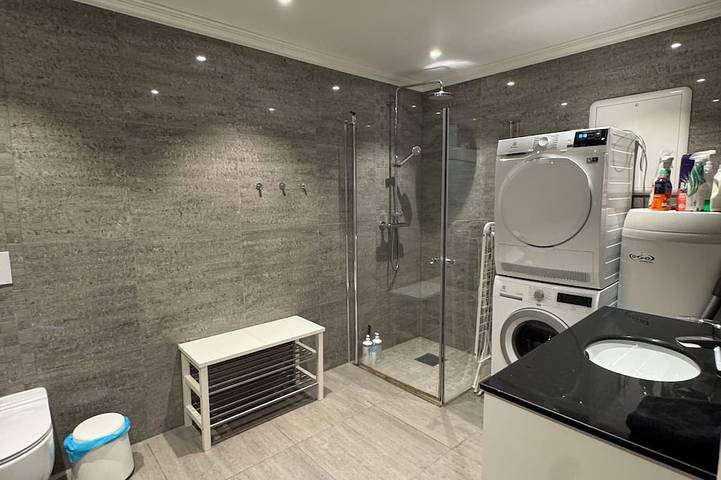 Ganze Wohnung, Luxury 2-bedroom apartment in charming Vestland perfect for relaxing stay in Fana, Bergen