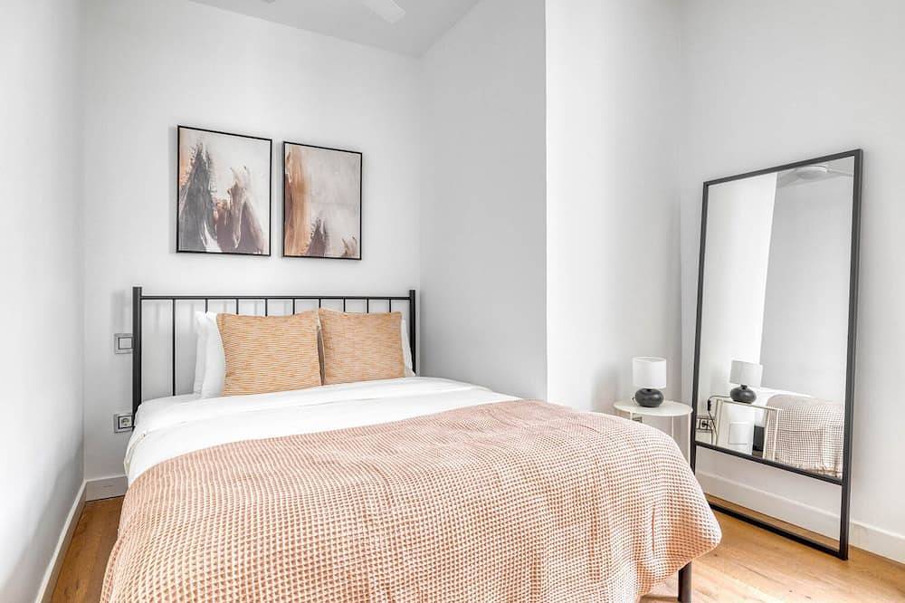 Entire apartment, Amazing Chamberi 2Br, in the heart of Madrid, by Blueground in Chamberí (Madrid), Madrid