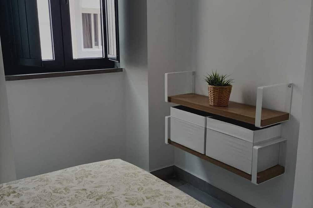 Casa situada na antiga R. Nova de Levante. Zona típica da cidade cubista. in Olhão, Parque Natural da Ria Formosa