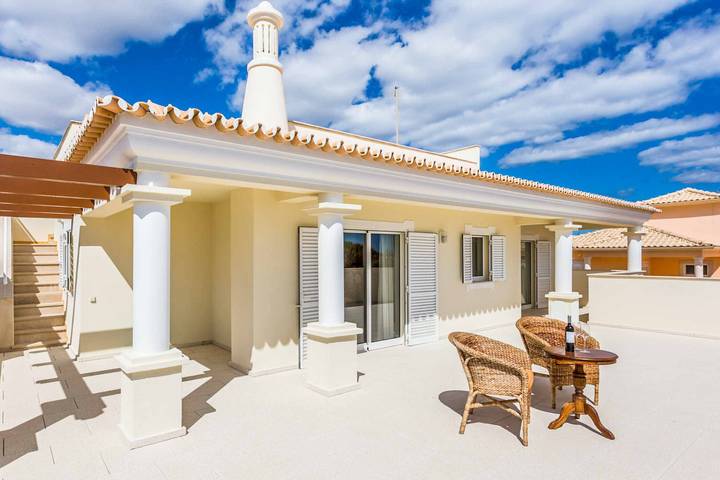 Location de vacances pour 8 personnes, avec terrasse dans Galé - 3