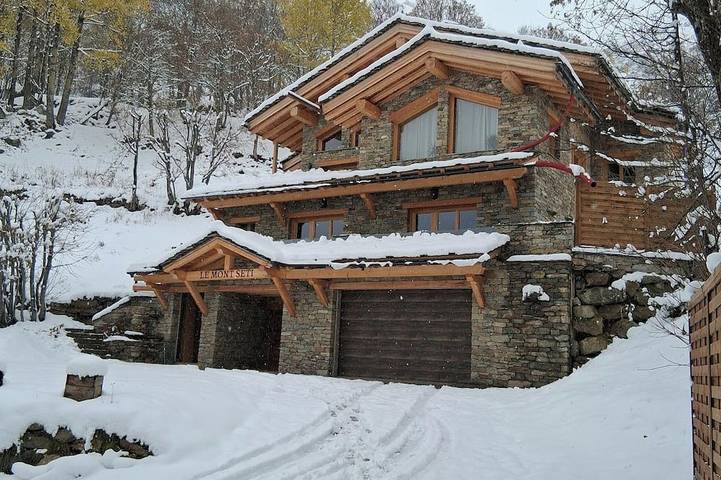 Gîte pour 14 personnes, avec Balcon et Jardin dans Office de Tourisme de Bonneval sur Arc