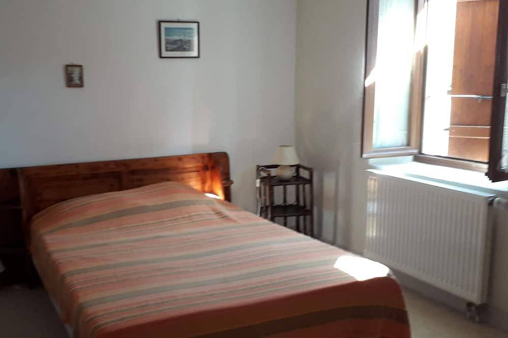 Appartement entier, T3 avec jardin dans mini ferme à 10 min de thonon et du lac léman in Allinges, Région de Thonon-les-Bains