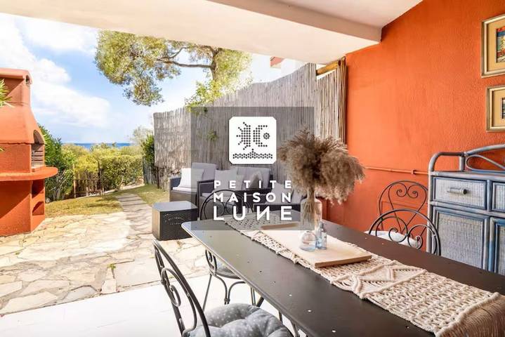 Ferienhaus für 4 Personen, mit Garten und Meerblick in Simius