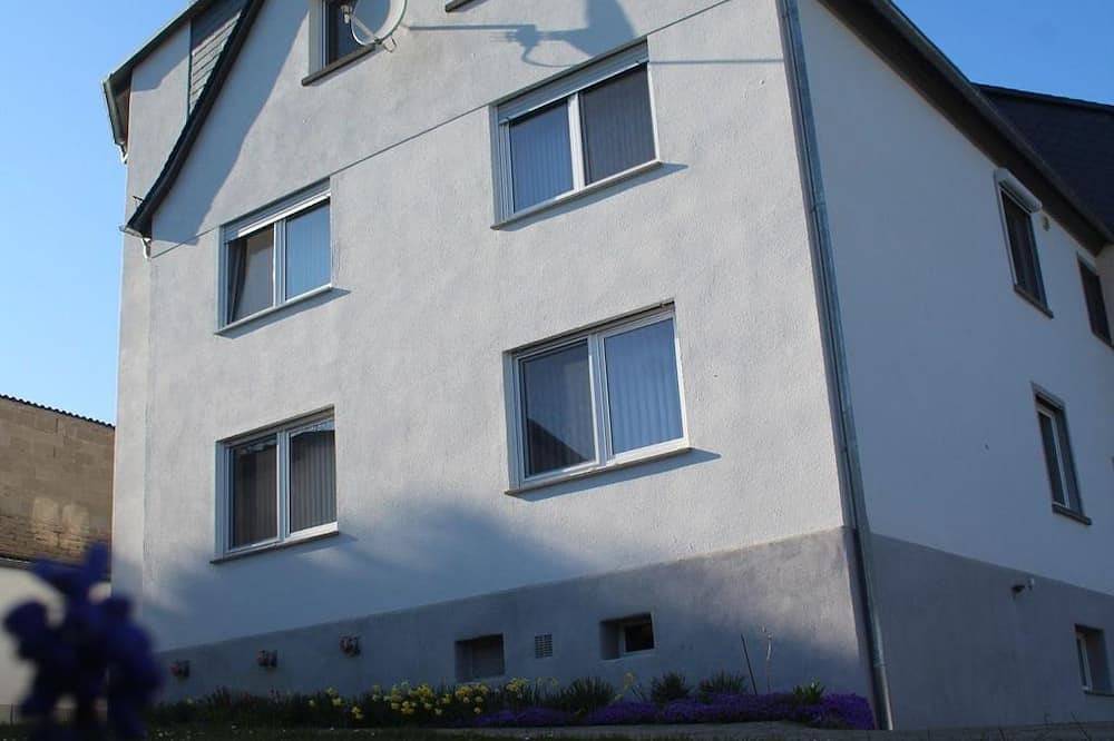 Ganze Wohnung, Ferienwohnung Kneip - Appartement/Fewo, Dusche und Bad, Wc, 2 Schlafräum in Mühlpfad, Hunsrück