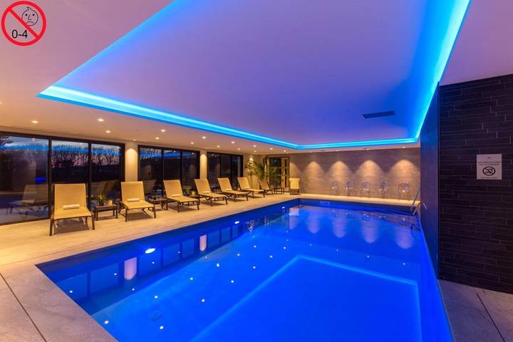 Hôtel pour 2 personnes, avec Jacuzzi et Terrasse ainsi que Jardin et Piscine à Escalles