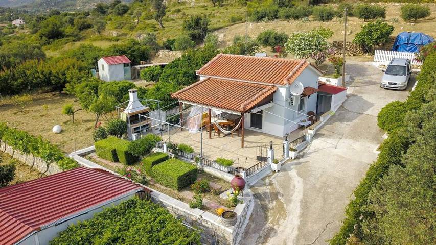 Landhuis voor 4 personen, met uitzicht en tuin in Samos