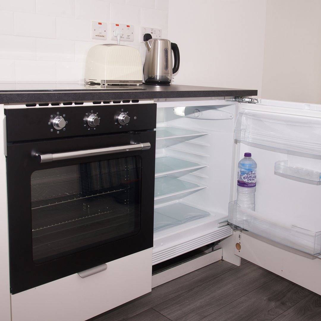 Entire studio, Guestready - Monochromatic Retreat in Liverpool, Merseyside