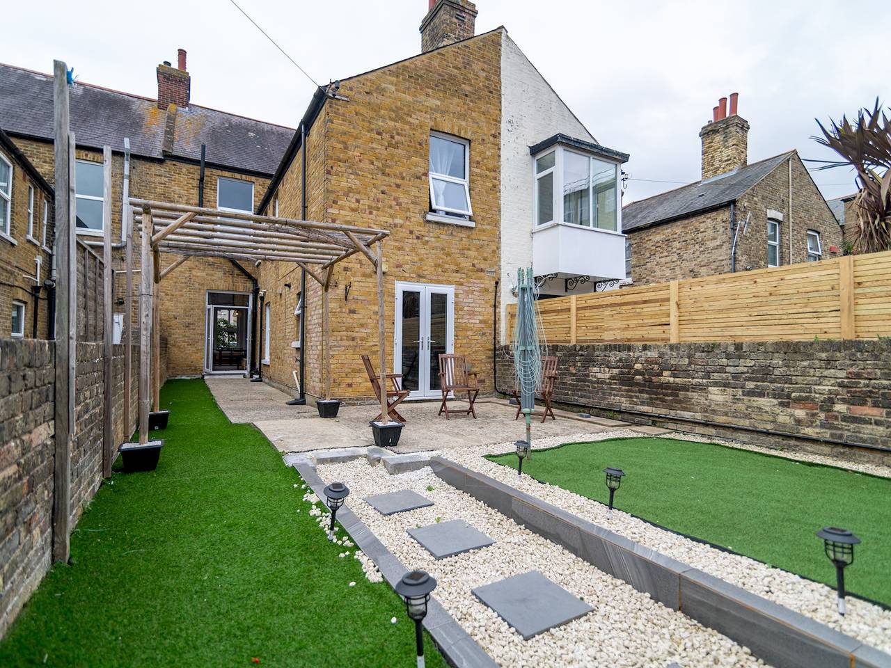 Spacious 4-Bed Seaside Retreat w/ Garden | Pass The Keys in Botany Bay, Kent