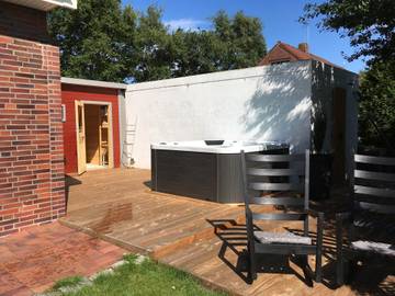 Ferienhaus für 8 Personen, mit Sauna und Whirlpool sowie Terrasse, mit Haustier in Ostfriesland