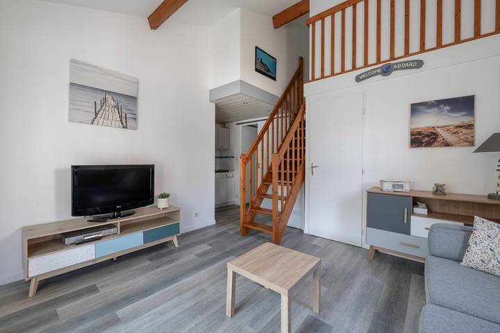 Location de vacances pour 5 personnes, avec terrasse ainsi que piscine et jardin à Saint-Michel-Chef-Chef - 3