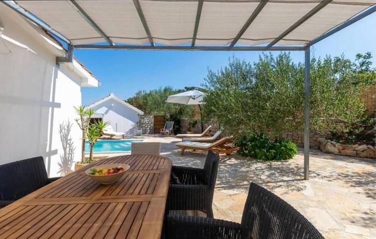 Apartment am Meer mit Pool, Terrasse und WLAN in Milna, Brac