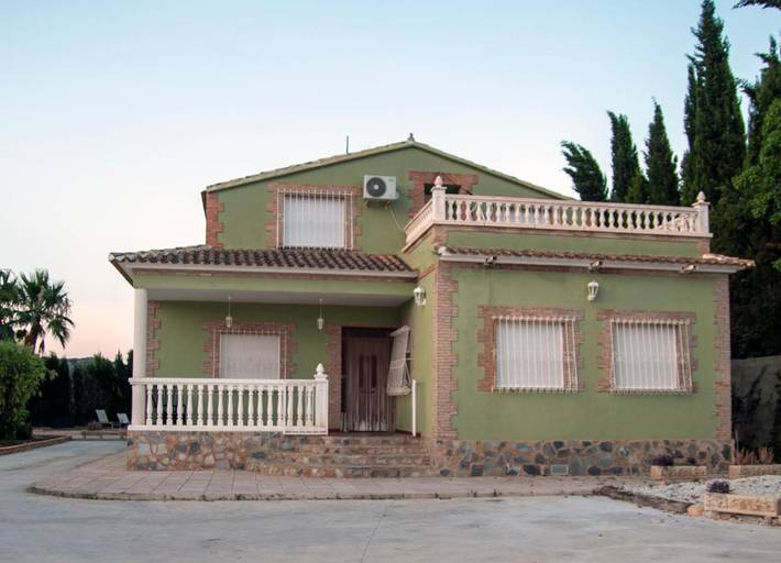 Casa de vacaciones para 12 personas, con vistas al lago y piscina además de jardín y vistas, Se admiten mascotas en Provincia de Murcia