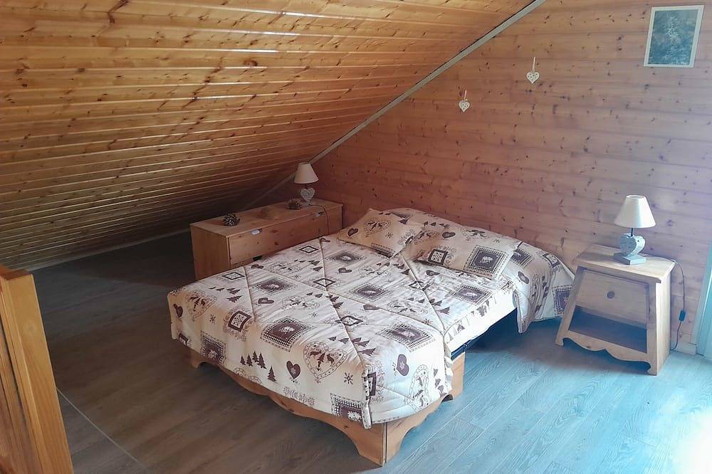 Chalet \"l'Escapade du Hérisson\" Near Lac de Chalain and Cascades du Hérisson in Doucier, Jura