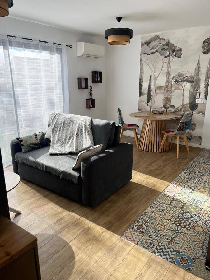 Appartement entier, Appartement cosy centre Village Pujaut in Pujaut, Région de Nîmes