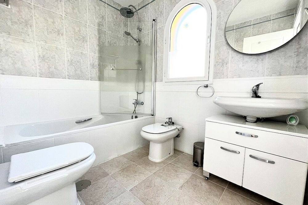 Beautiful Bungalow In Altea Hills in Pueblo Mascarat, Altea
