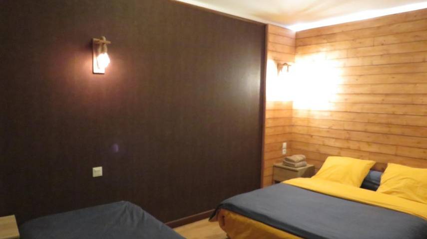 Gîte pour 14 personnes, avec jardin et bassin pour enfant ainsi que piscine et jacuzzi, animaux acceptés à La Gaubretière - 3