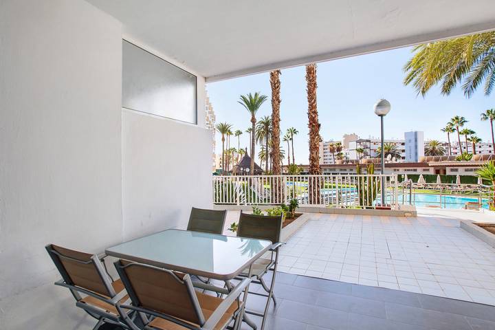 Apartment for 3 people, with children pool and balcony in Maspalomas