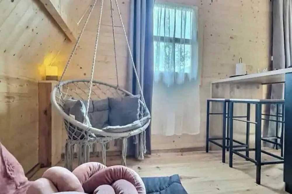 Chic, cozy 35m² tepee with swimming pool in Pontacq near Lourdes. in Pontacq, Béarn