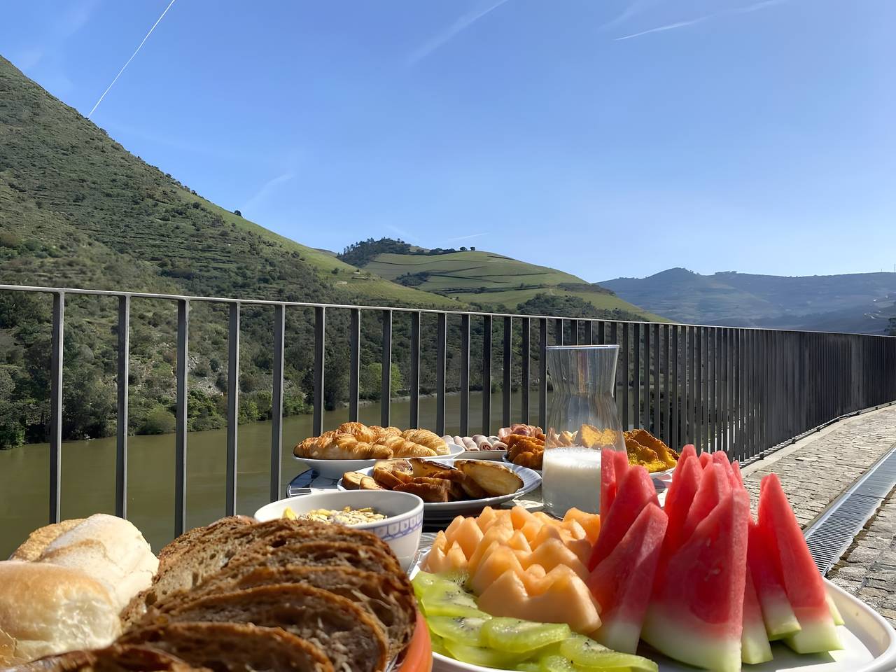 Unterkunft in einer Ferienanlage 'Quinta Da Pedra Caldeira G' mit Bergblick, Wi-Fi und Klimaanlage in Fontelo, Douro-Tal