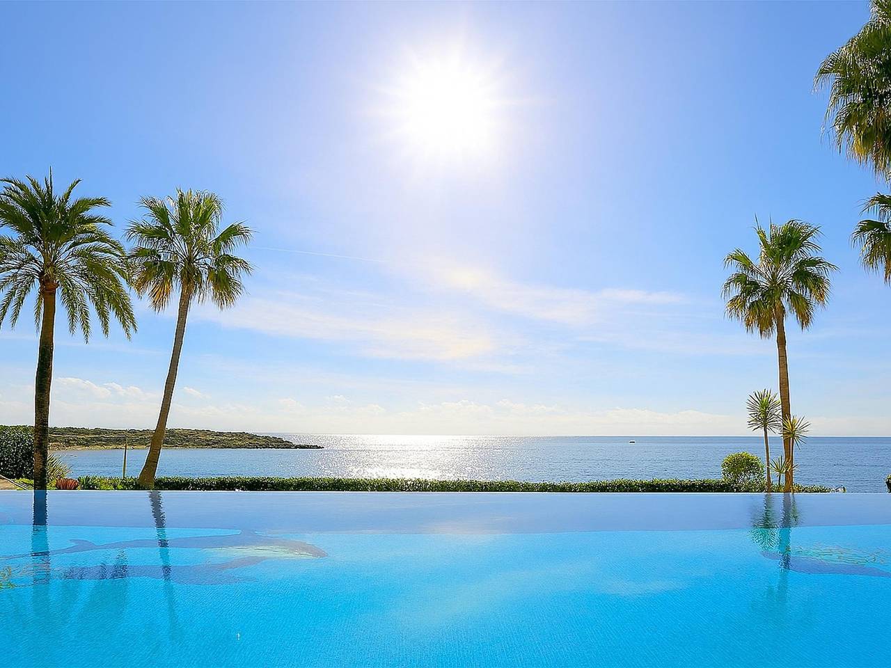Hel ferielejlighed, El Coral Apartment - First Beach Line in Playa El Cristo, Estepona