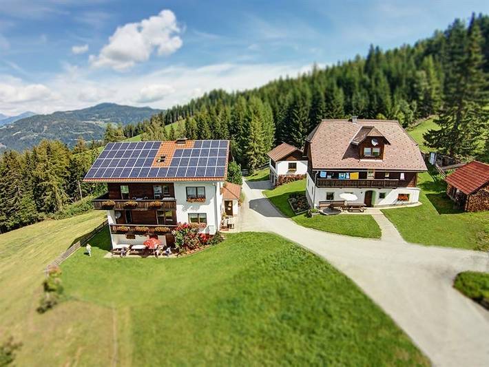 Ferienwohnung für 5 Personen, mit Terrasse und Garten sowie Ausblick in Murau