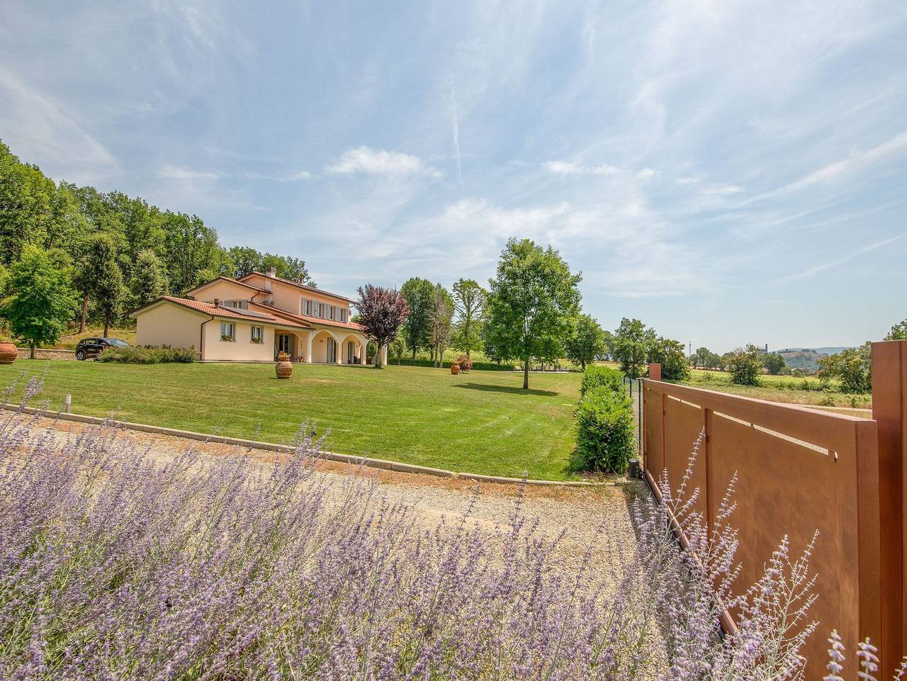 Villa Eleganza - Villa Eleganza mit Pool, Hund erlaubt und Garten in Poppi, Casentino