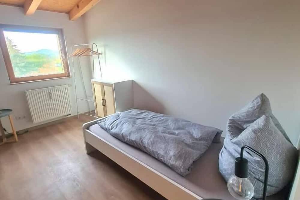 Ganze Wohnung, Großzügige Ferienwohnung 75qm mit lichtdurchfluteter Atmosphäre in Bad Staffelstein, Oberes Maintal - Coburger Land