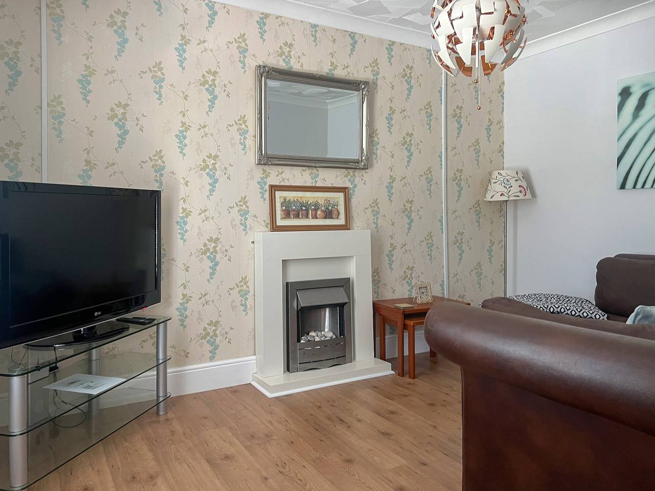 Gwenynen Fel Cottage in Burry Port, Carmarthenshire