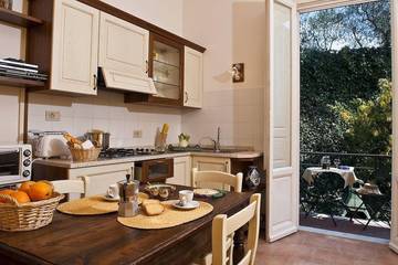 Cottage pour 3 personnes, avec jardin et piscine à Poggibonsi