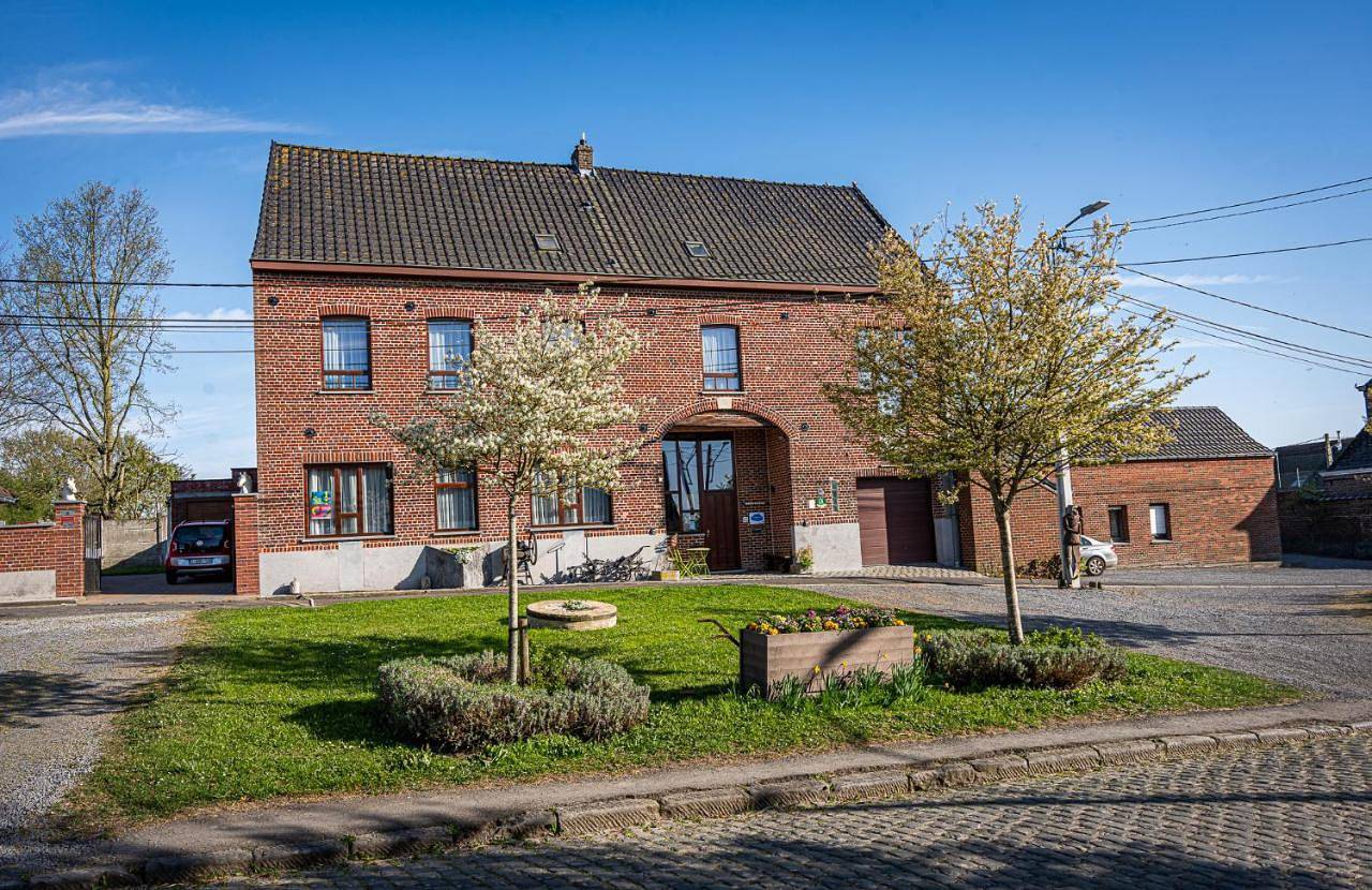 Double Room with Private Bathroom in Tournai, Hainaut