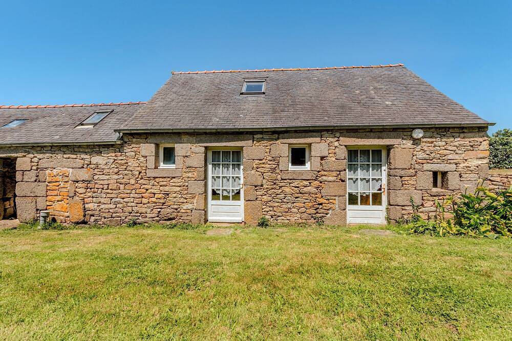 Casa de vacaciones 'Le Gîte Rose 4' con terraza privada y jardín compartido in Porspoder, Región de Brest