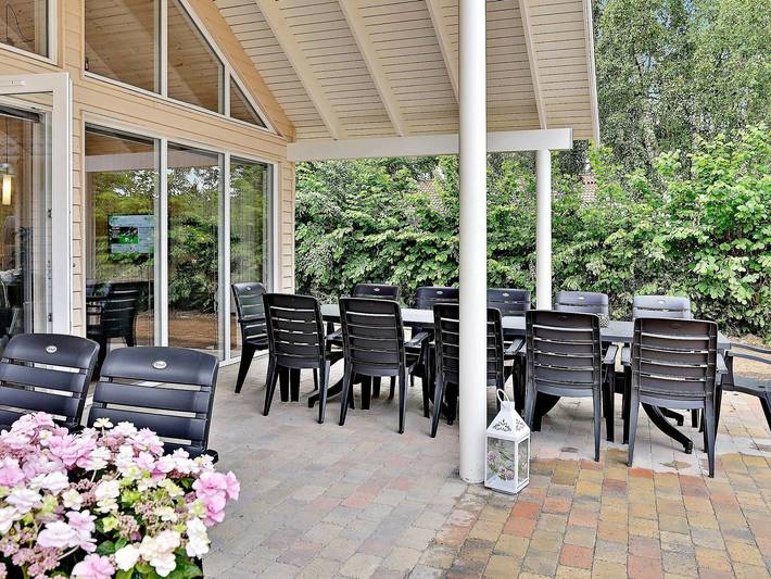 Ferienhaus für 16 Personen, mit Whirlpool und Terrasse sowie Pool und Sauna an der Kattegat Küste - 2