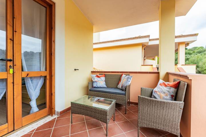 Entire apartment, Apartment 'Dimora Frau' with Shared Pool, Wi-Fi and Air Conditioning in Crabonaxa/Villasimius, Villasimius