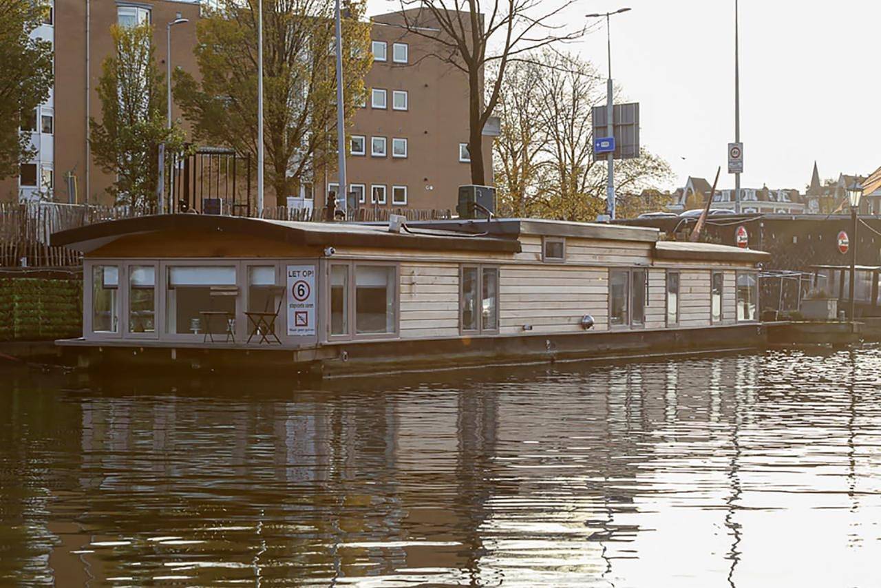Houseboat Little Amstel in Amsterdam Oud-Zuid, Dutch Coast