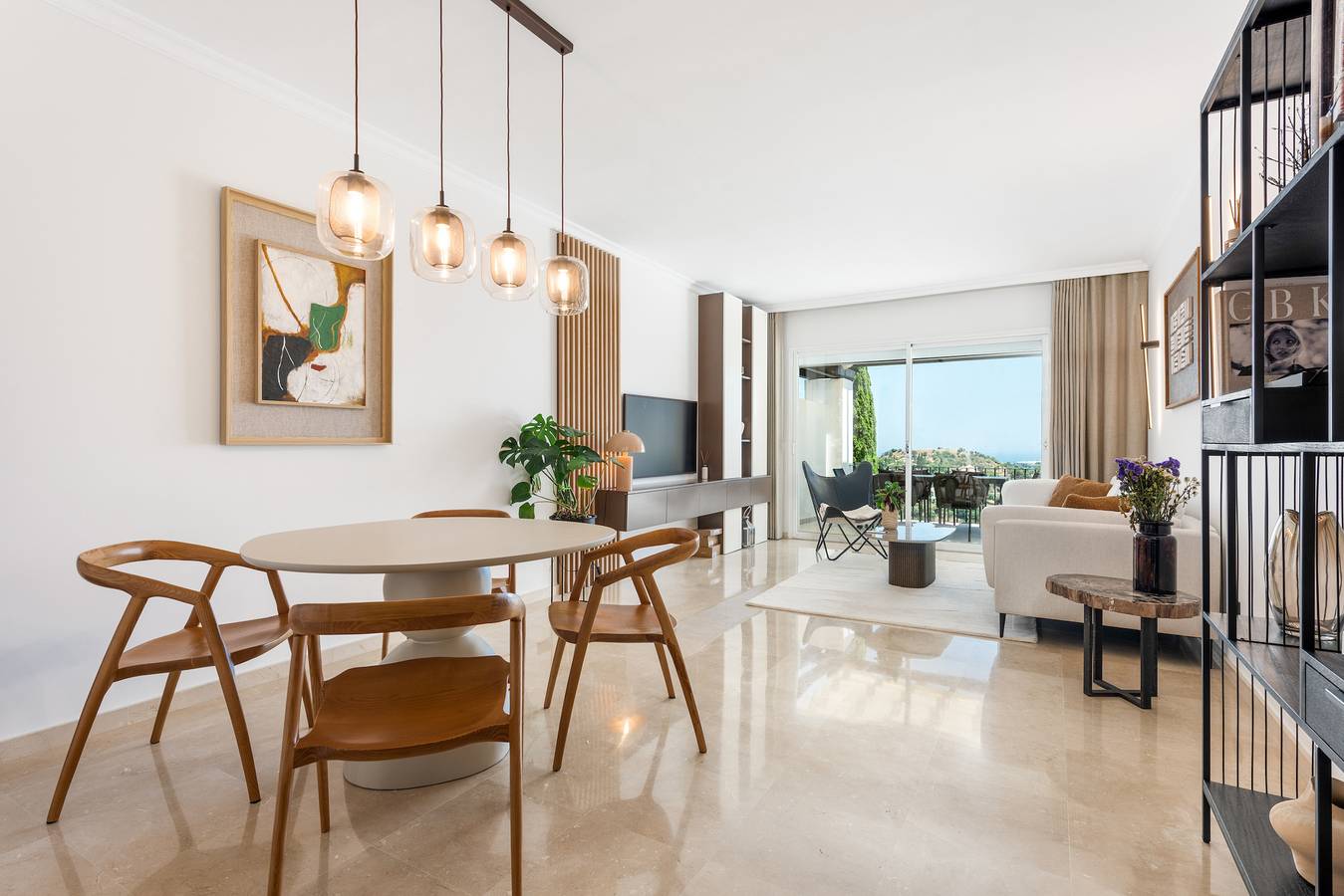 Apartamento entero, Apartamento 'La Quinta Golf' con vistas al mar, Wi-Fi y aire acondicionado in El Castillo de la Heredia, Benahavís