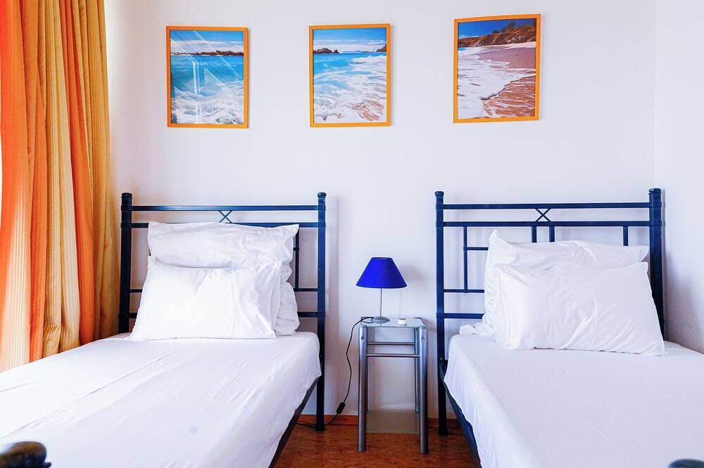 Ganze Wohnung, Meerblick , Gemeinschaftspool,  Billardtisch , Strandnähe, jede Etage Zimmer+Bad in Guia, Faro Distrikt
