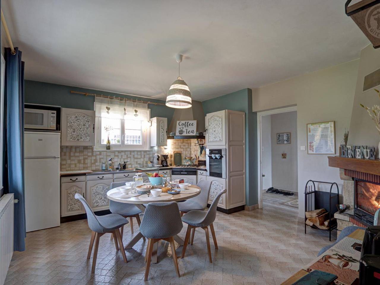 Maison lumineuse avec jardin, garage, jeux extérieurs, animaux acceptés in Saint-Georges-en-Couzan, Montbrison