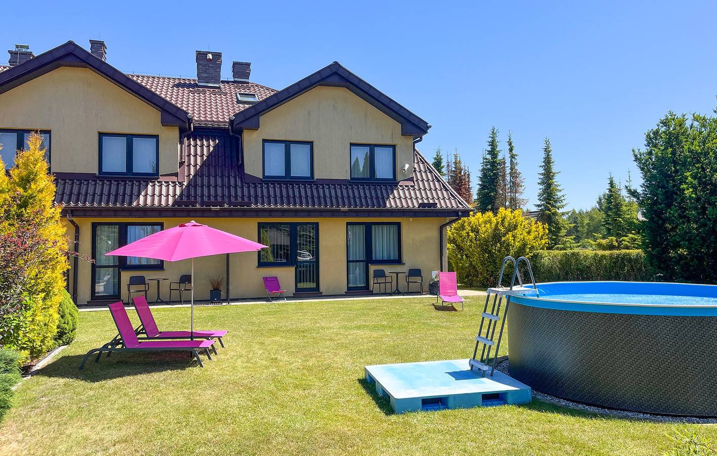 Ganze Ferienwohnung, Ferienwohnung für 4 Personen mit Pool in Rowy, Slowinzischer Nationalpark