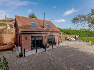 Log Cabin for 2 People in Welton le Marsh, Lincolnshire Wolds AONB, Photo 1