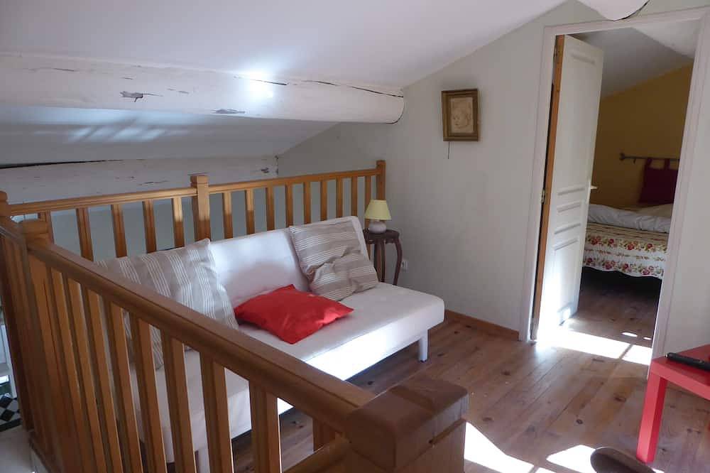 Village house near the Mediterranean open onto its patio terrace. in Roquefort-des-Corbières, Narbonne region