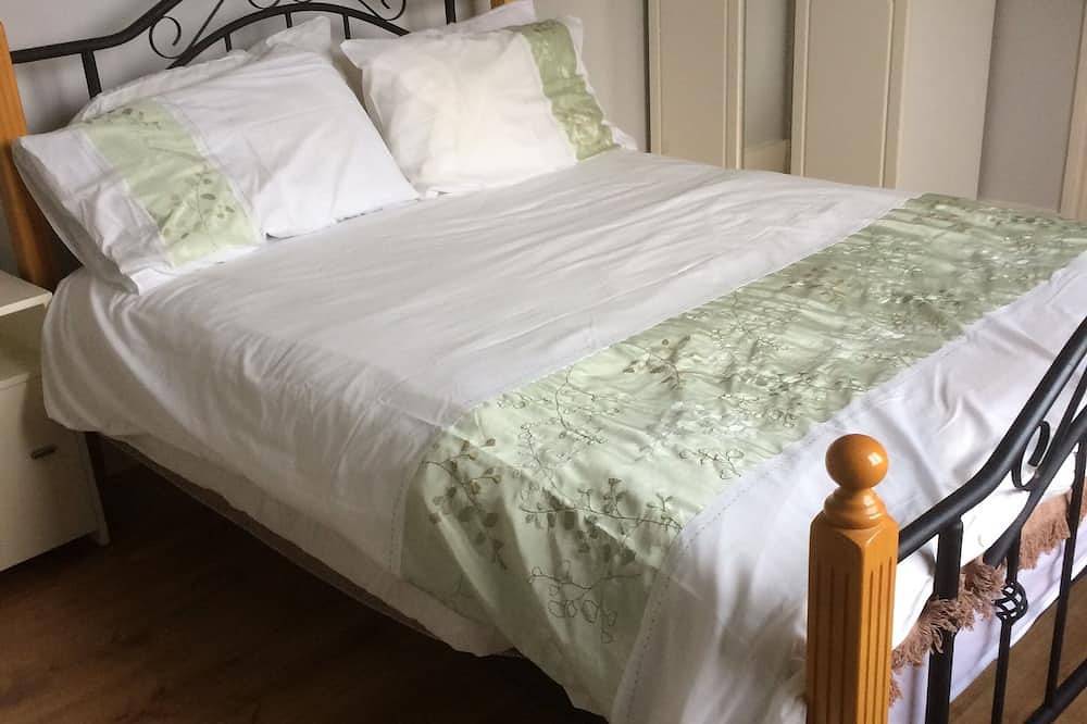 Jerry’s cottage, Dingle Peninsula Wild Atlantic Way and Páirc Náisiúnta  na Mara in Dingle Peninsula