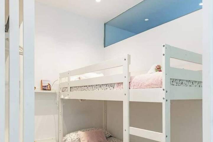 Appartement entier, Elegant Loft with Loft and Modern Design |Center in Terrassa, Barcelone l'intérieur des terres