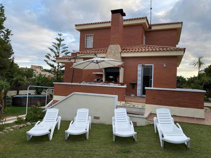 Casa rural para 8 personas, con Balcón y Terraza además de Jardín y Piscina en Vendrell - 3