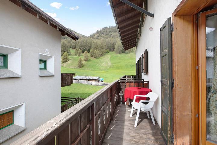Entire apartment, Apartment 'Bait Dal Cucù Appartamento All' with Mountain View, Shared Garden and Wi-Fi in Livigno (Town), Livigno