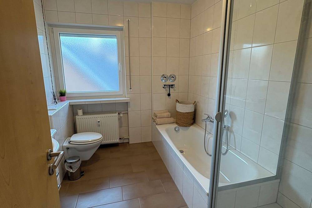 Appartement entier, Spacious vacation apartment in Bad Salzuflen incl. parking space in Bad Salzuflen, Arrondissement de Lippe