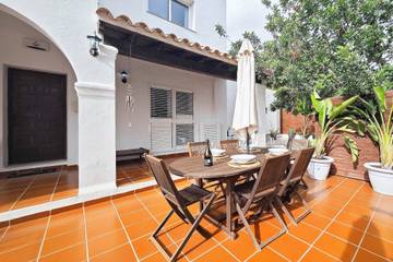 Villa in Santa Eulària des Riu, East Ibiza für 8 