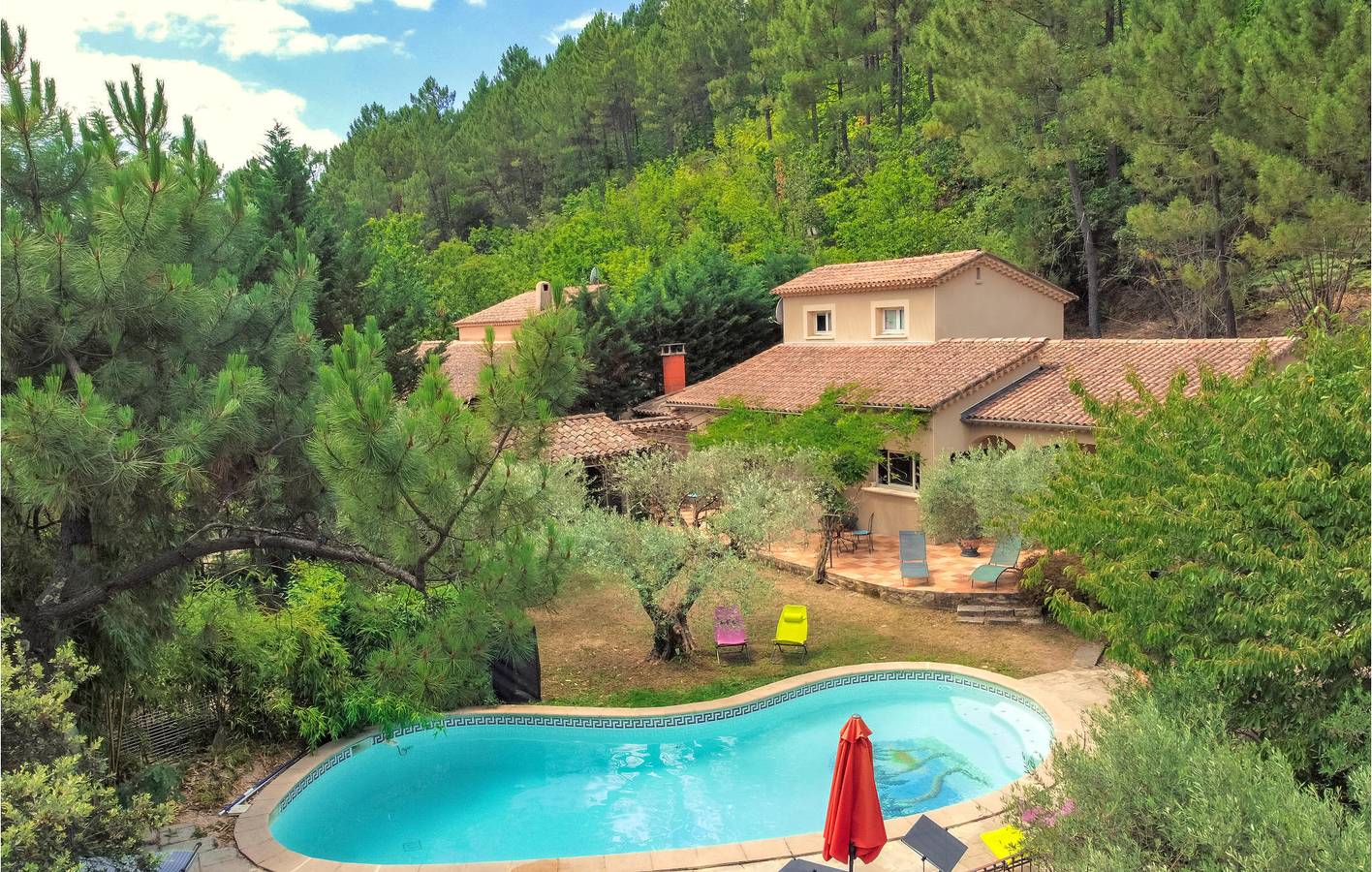 Apt moderne 2BR : Piscine, Jardin, Parking, WiFi in Saint-Sébastien-d'Aigrefeuille, Parc national des Cévennes