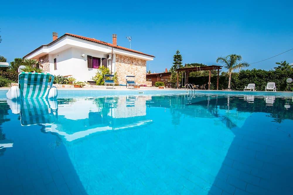 Villa avec piscine dans les Pouilles pour 8 personnes in Polignano a Mare, Province de Bari
