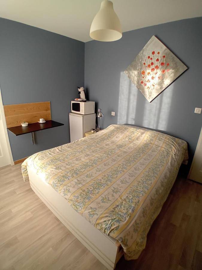 Double Room with Private Bathroom in Gimont, Gers